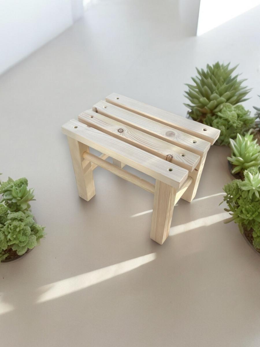 Табуретка деревянная маленькая