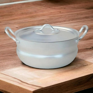 Кастрюля с металлическими ручками и крышкой 1,7л.